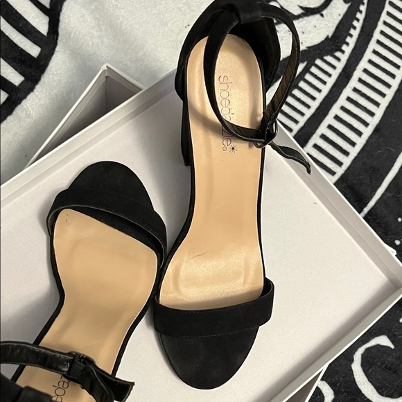 Shoe Dazzle Black Ankle Strap Heels - Picture 5 of 11